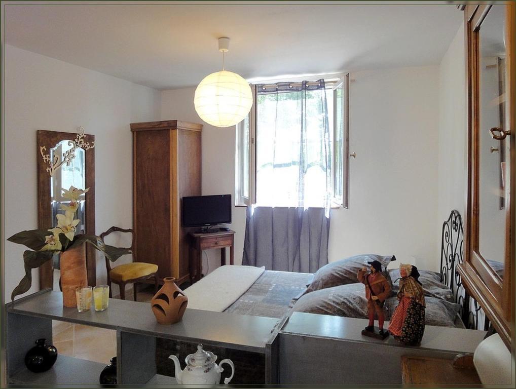 Gite La Gourmandine Saint-Andiol Pokoj fotografie