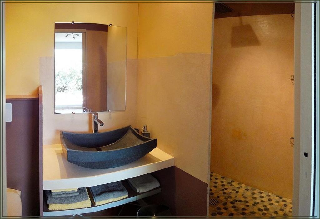 Gite La Gourmandine Saint-Andiol Pokoj fotografie